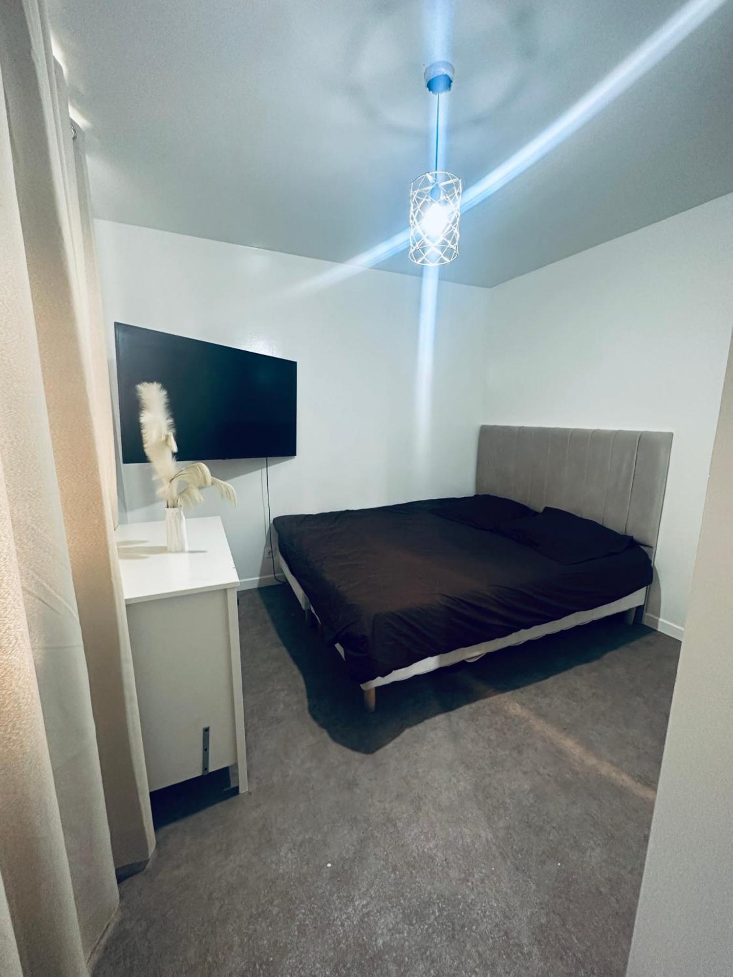 Appartement Jolie Clichy Eksteriør billede